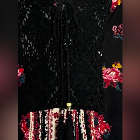 Angie Black Print Cold Shoulder & Lace Bodice Bohemian Top Size M - Picture 4 of 7